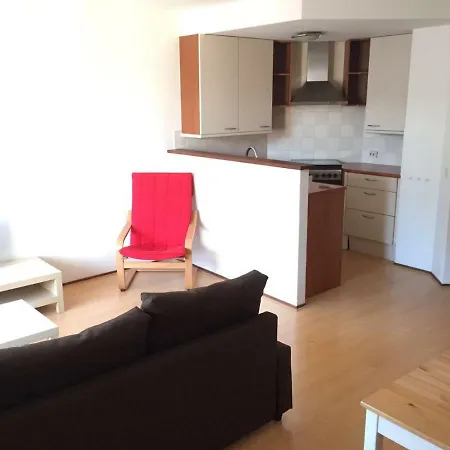 Central Apartment *